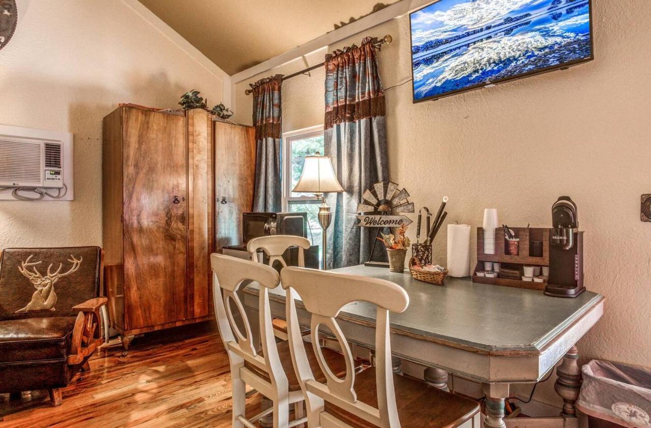 #3 Wrangler~Bandera Tin Star~Bandera, Tx. Apartamento Exterior foto